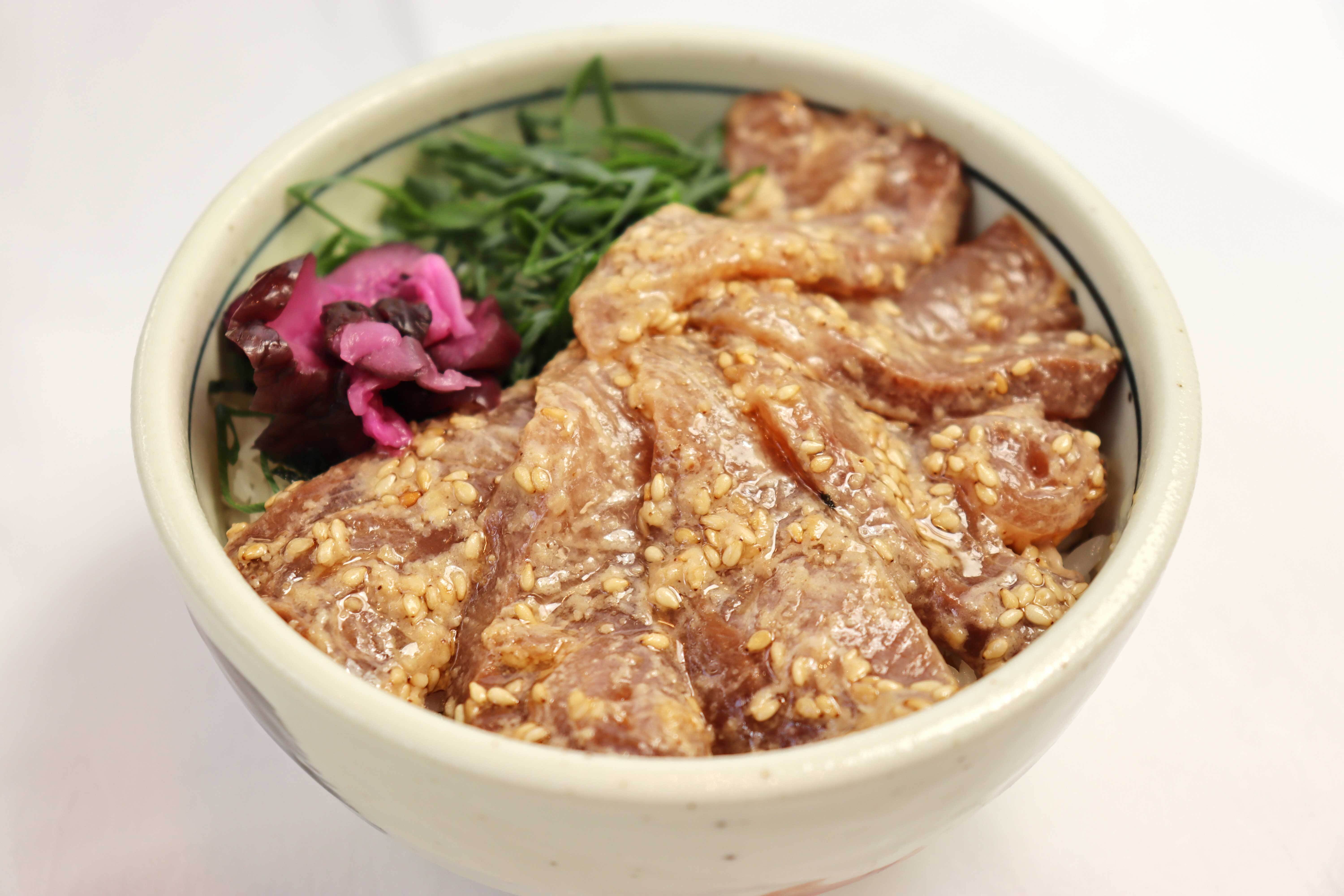 〇みついし昆布ごま醤油の三石産ぶりの漬け丼