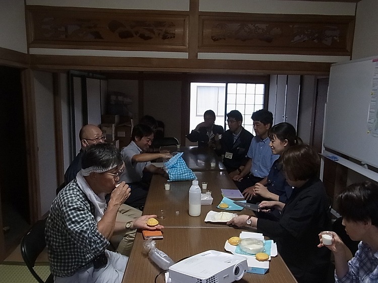 試飲と試食