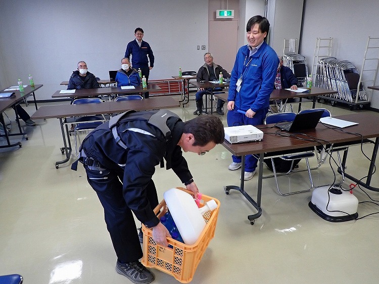 ミニコンの持ち上げ